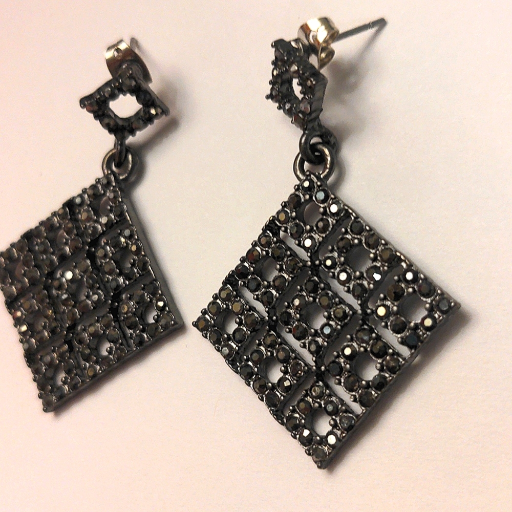 Elegant Black Diamond Shape  Rhinestone Dangle Earrings Pierced - Picture 2 of 5